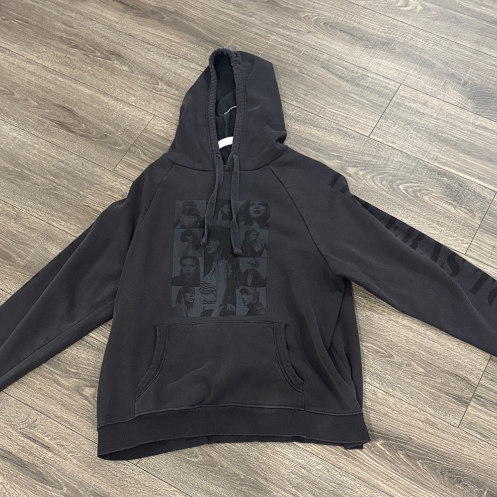 Taylor swift the eras tour hoodie - size large - perfect condition